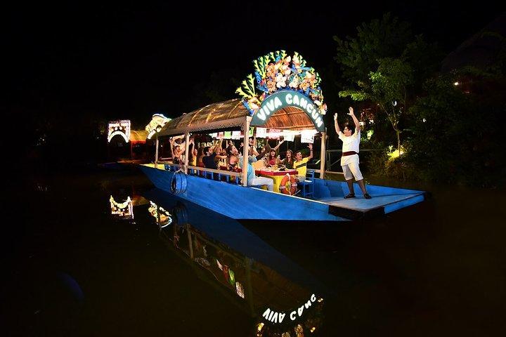 カンクンとリビエラ マヤからのソキシミルコ ツアー ナイト クルーズ