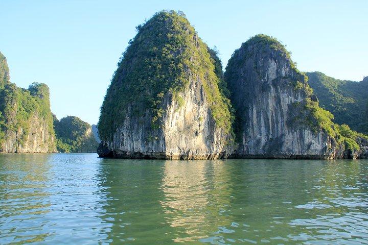 ハロン湾終日クルーズ旅行：カヤック、驚きの洞窟、ティトップ島、ランチ