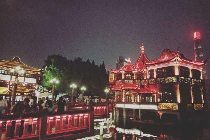 上海旧市街と地元の食べ物のプライベートイブニングツアー
