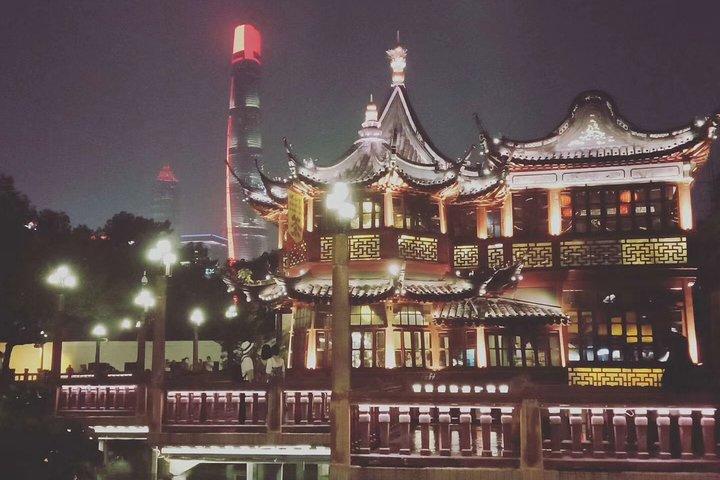 Private Evening Tour of Shanghai Old City and Local Food