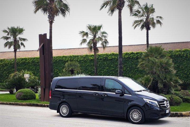 パレルモ空港からパラッツォブルナッチーニへ、またはその逆のプライベートトランスファー