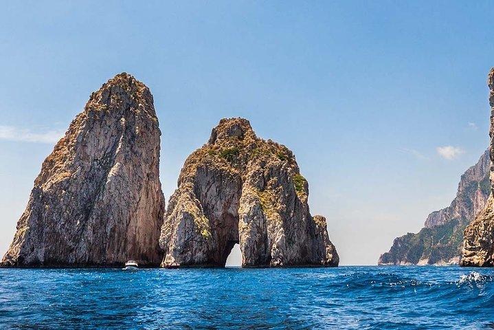 Excursion en bord de mer à Naples : excursion d'une journée à Capri avec déjeuner au départ de Naples