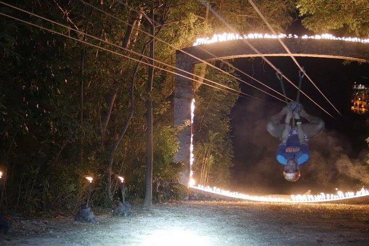 Xplor Fuegoツアーオールインクルーシブ！カンクンとリビエラ マヤからの往復送迎