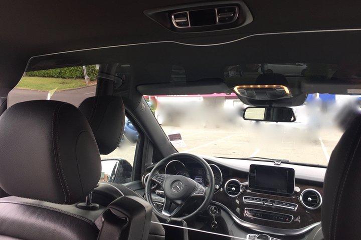 CDG Paris airport transfer in private van