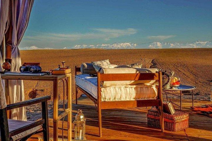 Pranzo, accesso alla piscina e giro in cammello nel deserto di Agafay