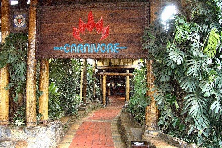 ナイロビのCarnivore Restaurant Experience：ランチまたはディナー