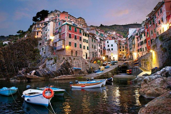 Cinque Terre avec Vernazza Manarola et Corniglia depuis le port de croisière de Livourne
