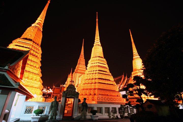 Bangkok Experience Under Moonshine af Tuk Tuk