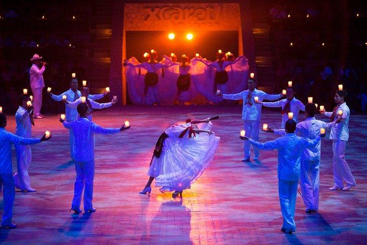 プライベートツアートゥルムと夜のショーin the Park Xcaret