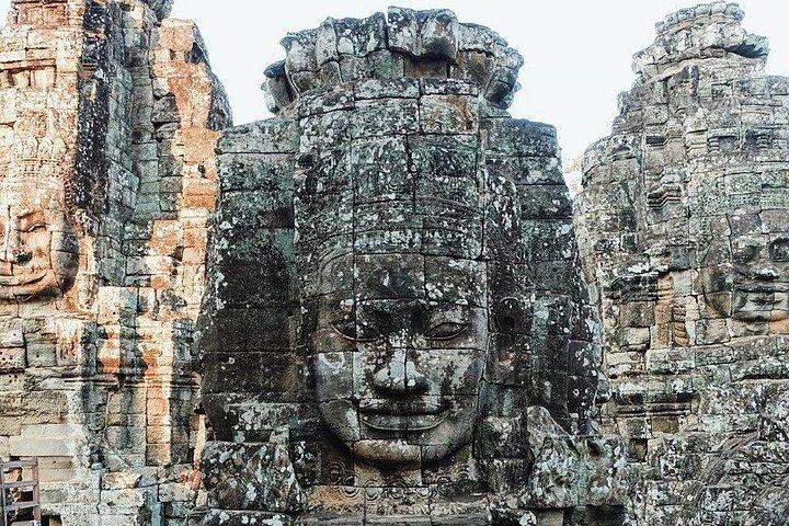 1-Day Angkor Temple Complex plus Banteay Srei Tour