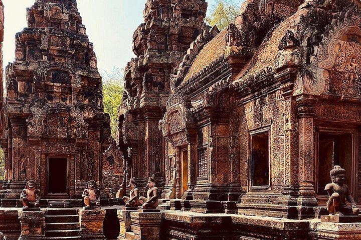 1-Day Angkor Temple Complex plus Banteay Srei Tour