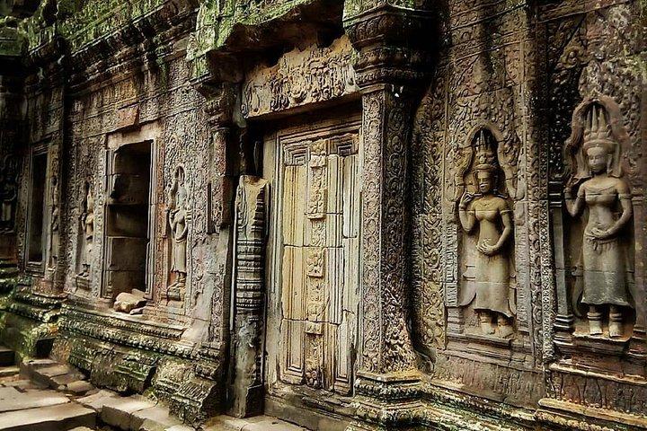 1-Day Angkor Temple Complex plus Banteay Srei Tour