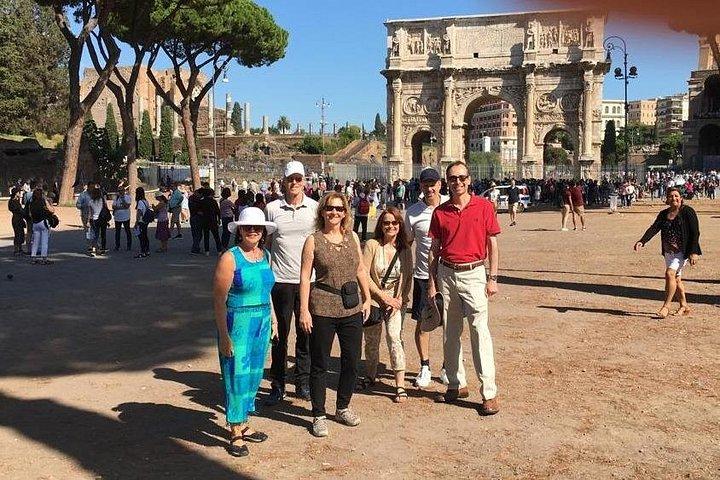 チヴィタヴェッキア・クルーズ港岸小旅行：ローマとバチカン観光