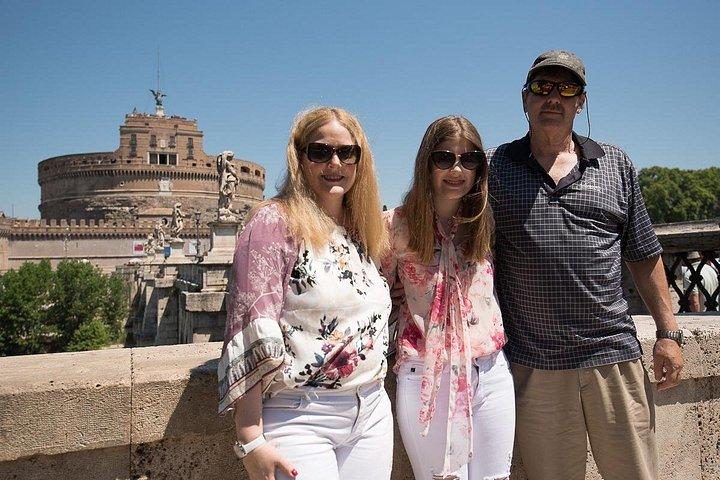 チビタベッキアポートショアエクスカーション：ローマツアープロの写真家が含まれています