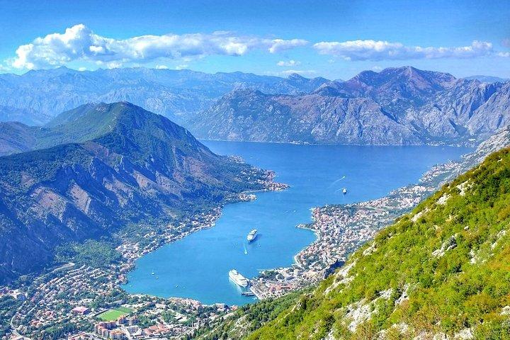 Excursión de un día a la montaña Lovcen, el mausoleo de Njegoš y Cetinje desde Kotor o Budva