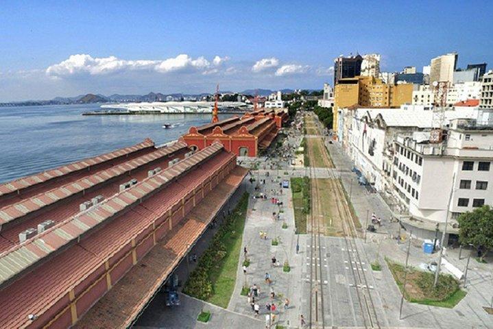 プライベートトランスファー：空港とクルーズターミナルから観光