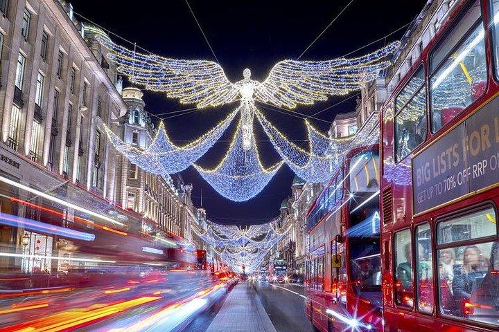 ロンドン・バイ・ナイトバスツアー（クリスマスライトとライブガイド付き）