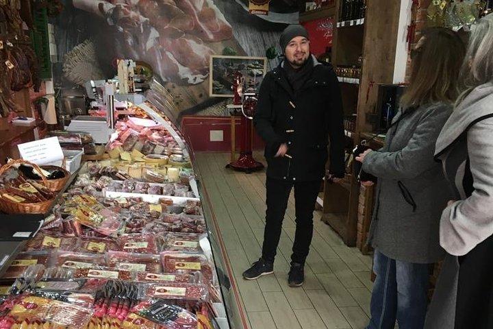 Sites & Bites Comida privada e passeio de história em Zagreb