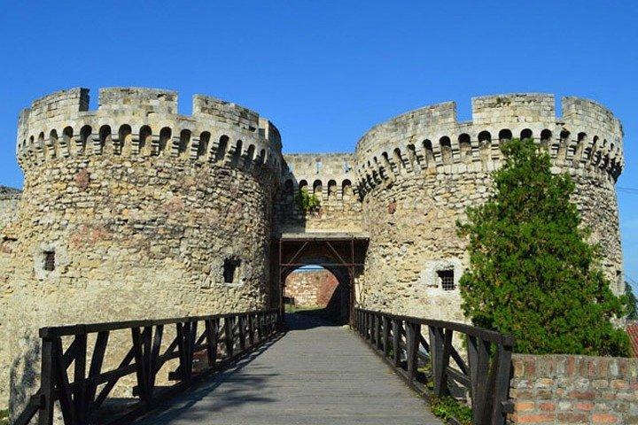 Tour por la ciudad de Belgrado y la montaña Avala