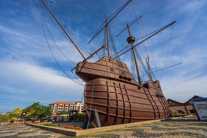 Private Malacca Day or Night Tour with Professional Tour Guide