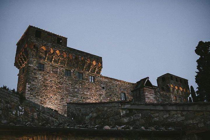 900年前の秘密のセラーのツアー+ EVOオイルを使った3つのワインとパンの試飲