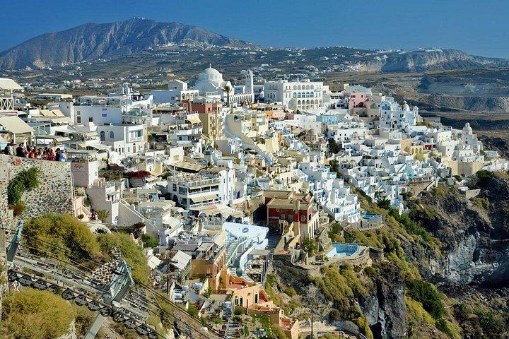サントリーニ島:フィラのウォーキングツアー