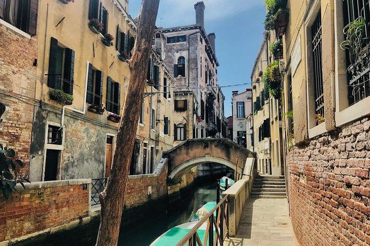 Venecia Fuera de los Caminos Concurridos : Tour Privado en Venecia con un Local