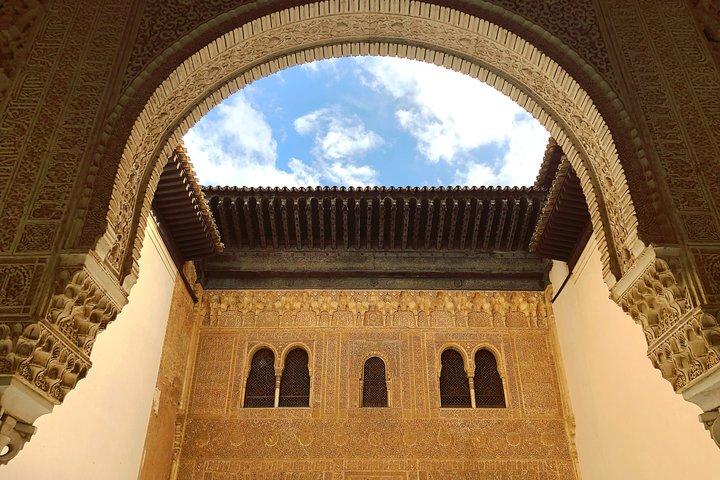 Alhambra Private Tour mit Abholservice und Tickets