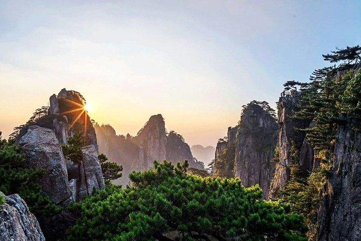 Visite privée de 2 jours de Huangshan et du village de Hongcun au départ de Shanghai en train à grande vitesse