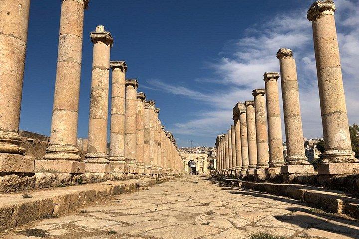 Guided Tour Jerash and Amman with light lunch