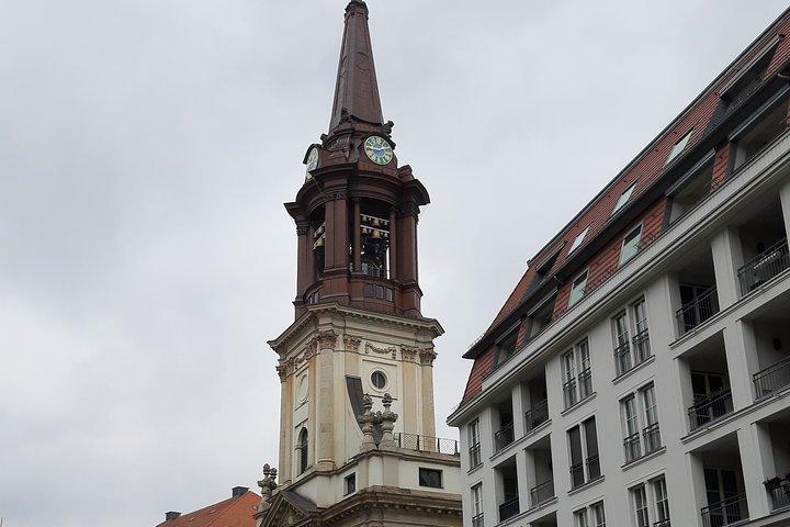 Private city tour through criminal Berlin