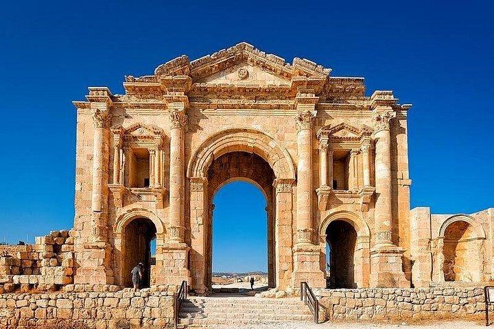 Guided Tour Jerash and Amman with light lunch