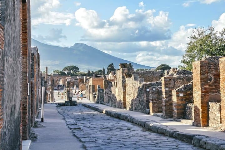 DISCOVERING POMPEII - VIP tour/Small group