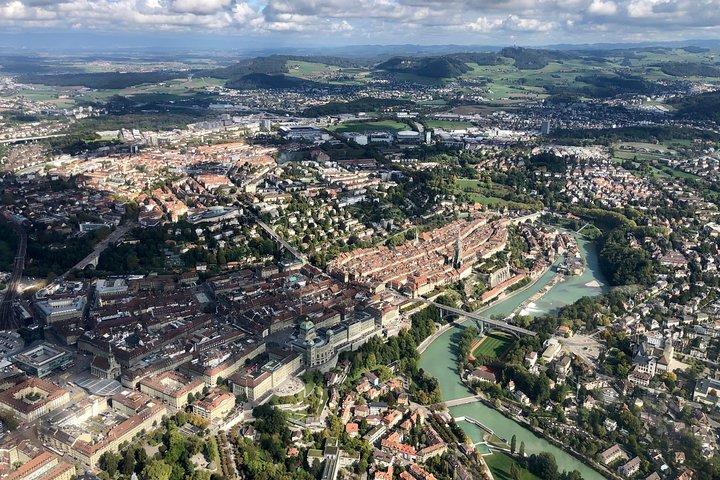 Helikopter-Rundflug über die Schweizer Hauptstadt - der ideale Flug, um Bern zu sehen