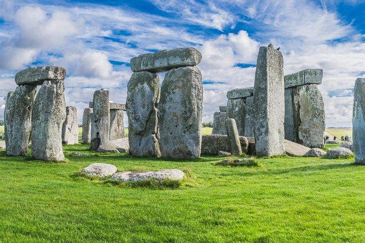 ロンドン発ストーンヘンジ半日ツアー（入場料込み）
