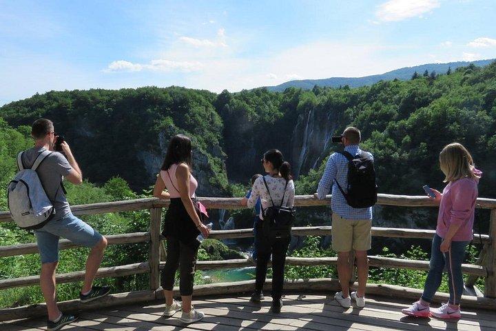 Zagreb: Plitvice Lakes & Rastoke Guided Day Trip with Ticket