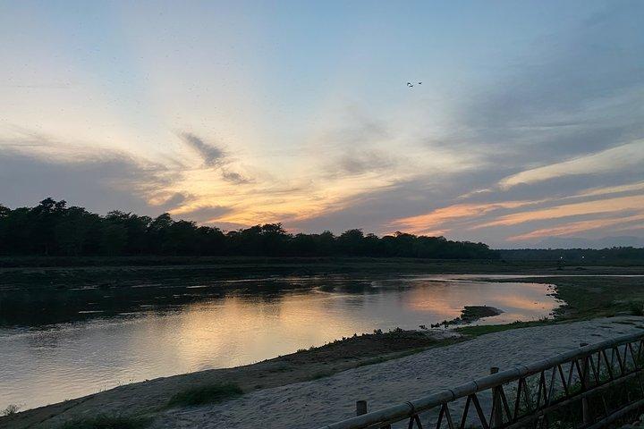 Chitwan Jungle Safari con pernottamento