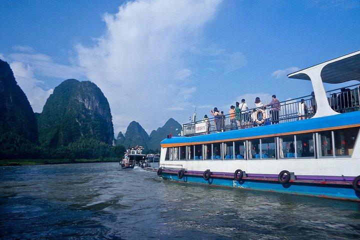 Cruzeiro no Rio Li de Guilin para Yangshuo, além da Aldeia Jiuxian e Rio Yulong