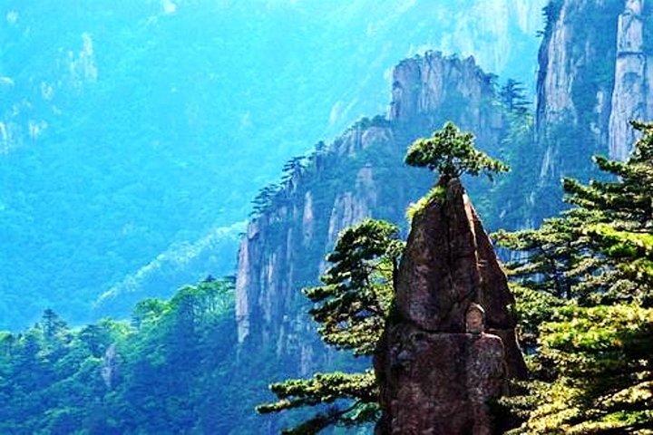 2-Day Mount Huangshan and Xidi Village Private Tour from Nanjing by Bullet Train