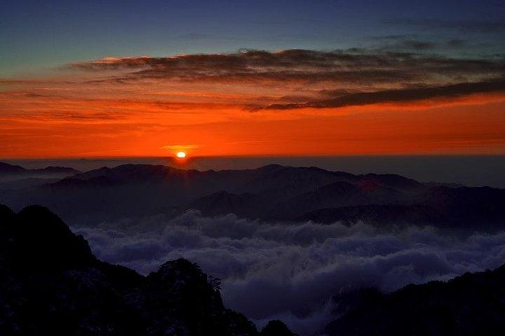新幹線による南京からの2日間の黄山山と西逓村のプライベートツアー