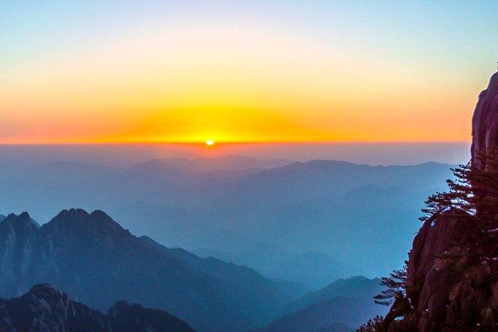Excursão privada de 2 dias ao Monte Huangshan e Vila Xidi saindo de Hangzhou de trem-bala