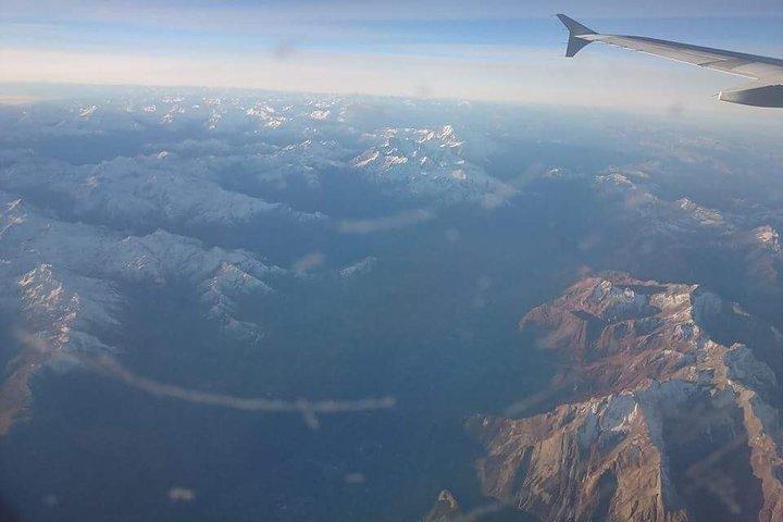 アテネ空港からピレウス クルーズ ターミナルへ - メルセデス E クラス ワゴンで移動
