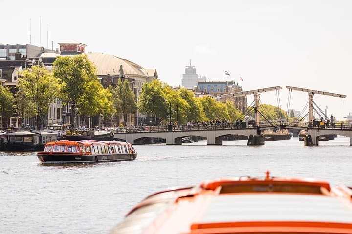 Amsterdam City Center Canal Cruise with Audio Guide