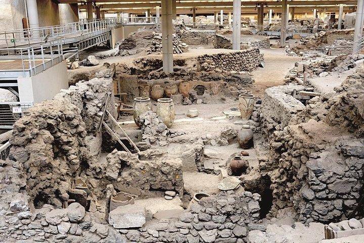 先史時代のアクロティリからアイコニックなオイアへ ,公認ガイドによる