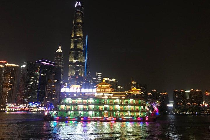 Excursión privada nocturna a Shanghai con crucero por el río Huangpu y buffet
