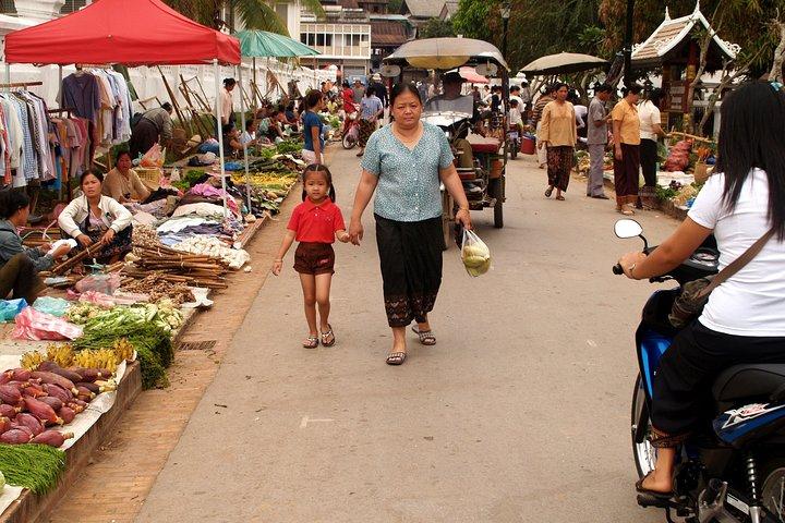 Luang Prabang Doação de esmolas matinais e mercado úmido