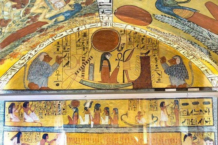 専門家とエジプト学者によるプライベート11日間のツアー、ナイルクルーズによる紀元前7000年に遡るユニークな古代の経験