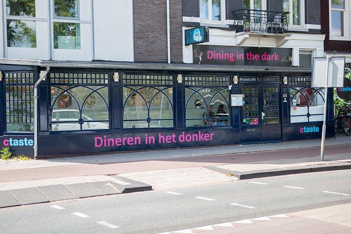 Romantisches Abendessen oder Mittagessen im Dunkeln Amsterdam