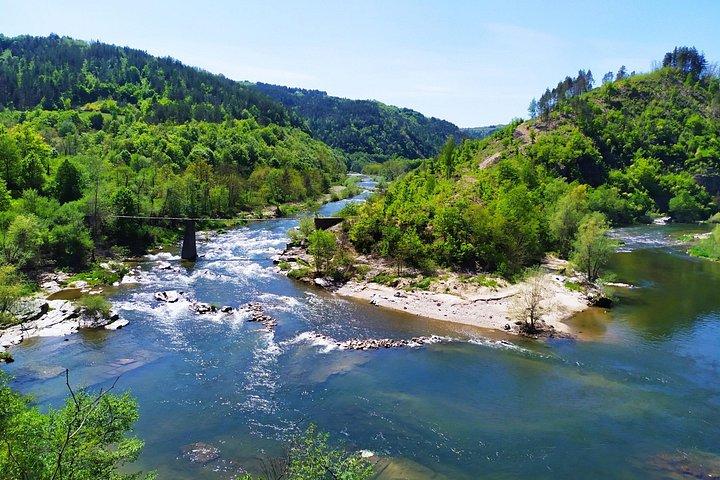 ロドピ山脈モーターサイクルツアーの4日間の自然と歴史の驚異