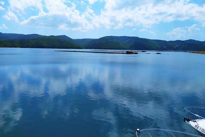 ロドピ山脈モーターサイクルツアーの4日間の自然と歴史の驚異